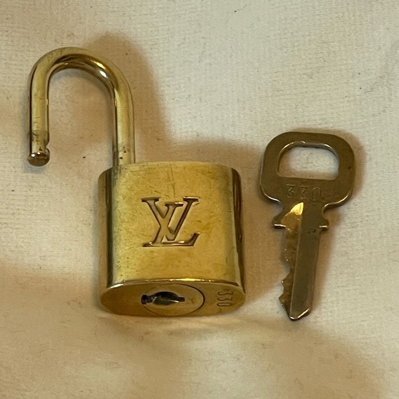 Louis Vuitton Lock and Key #330 - Picture 2 of 4